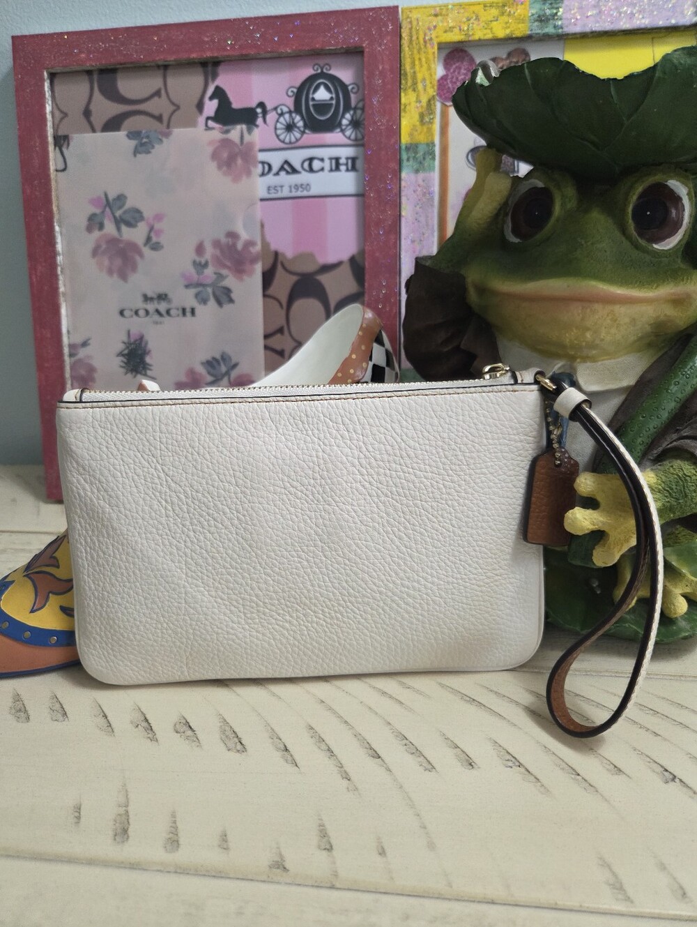 Coach x Disney Minnie Mouse Patch Small Wristlet in the "Chalk" white, EUC - Picture 5 of 16